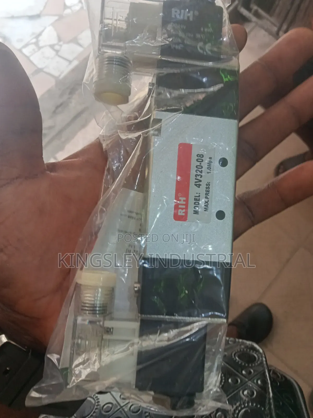 Solenoid Valve 4v320-08 Dc24v