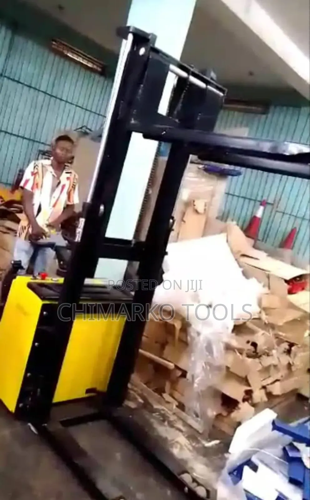 Fully Electric Stacker 2000kg