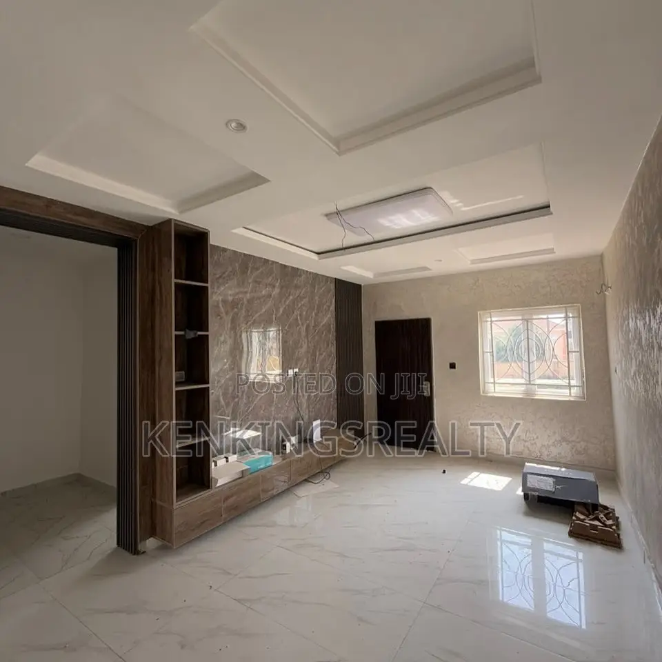 5bdrm Duplex in Apo District for rent