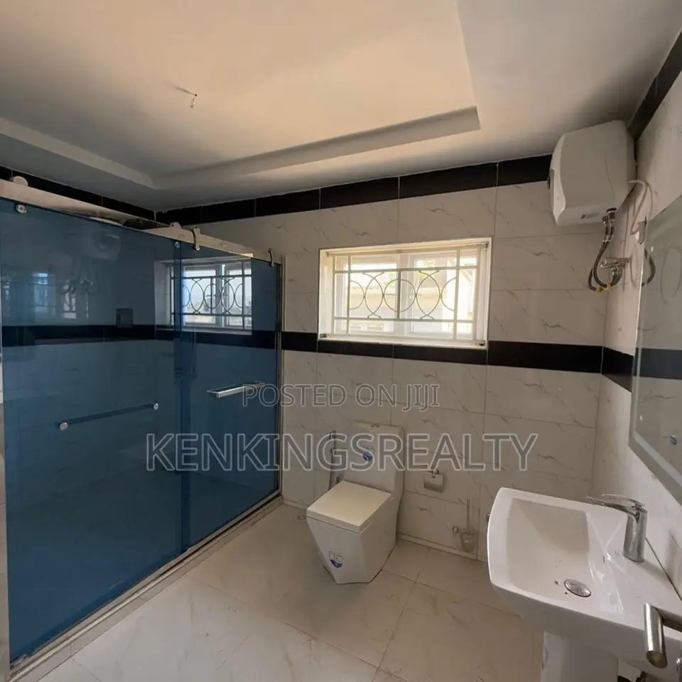 5bdrm Duplex in Apo District for rent
