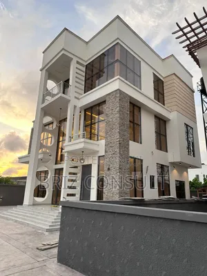 4 Bedroom With Bq + Pool