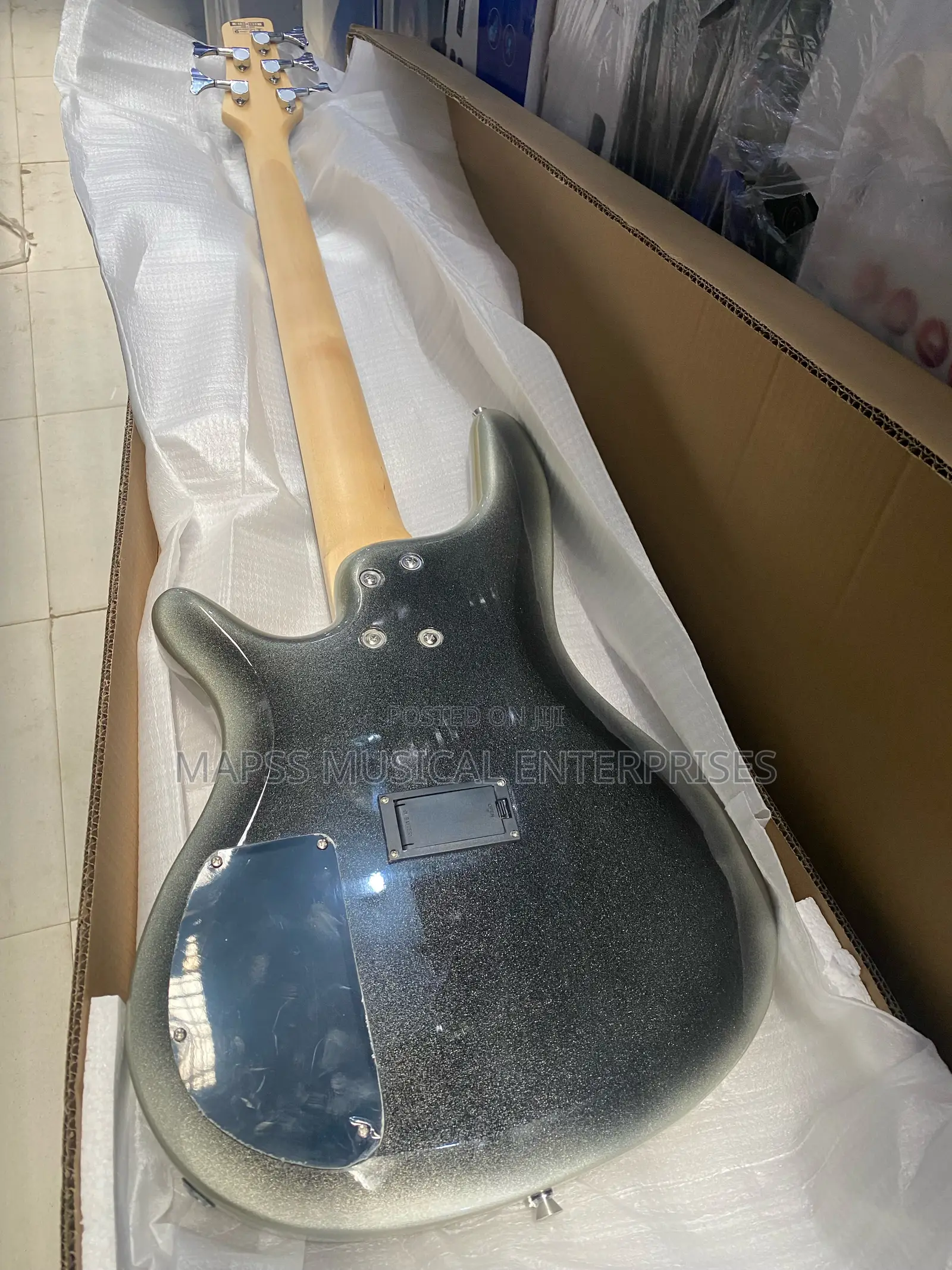 Five Strings Ibanez Active Bass Guitar