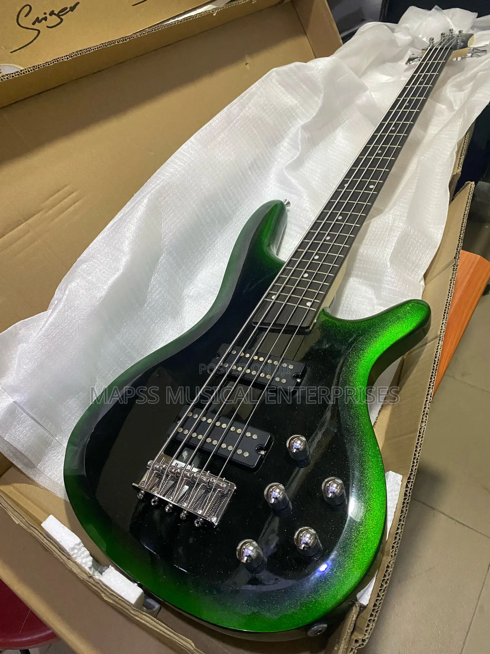 Five Strings Ibanez Active Bass Guitar