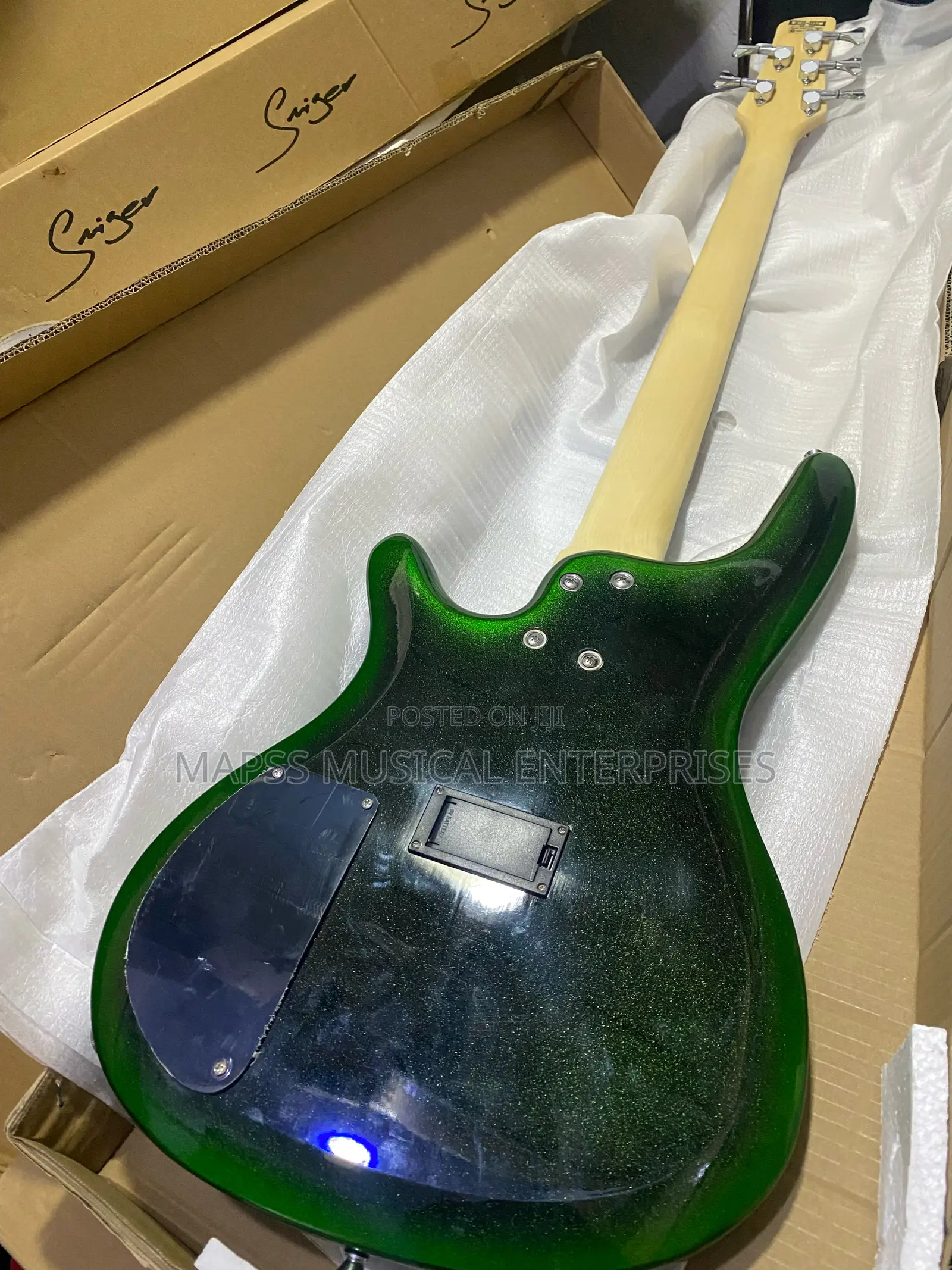 Five Strings Ibanez Active Bass Guitar