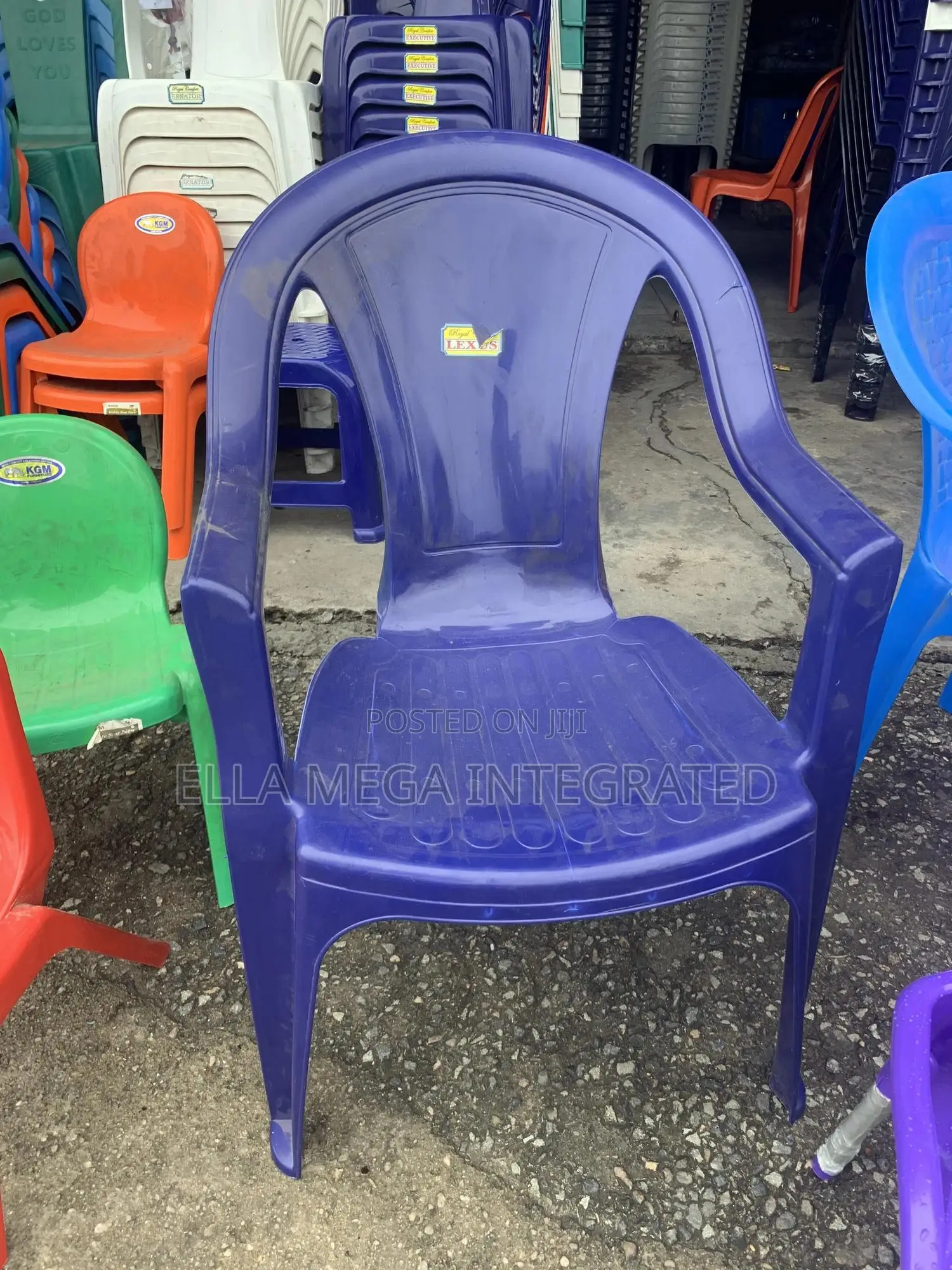 Plastic Chair With Arm