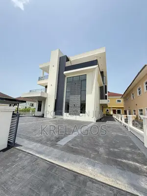 5bdrm Duplex in Chevron for sale