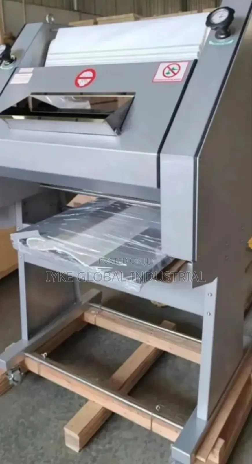 Dough Moulder