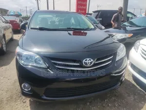 Toyota Corolla LE Special Edition 4dr Sedan (1.8L 4cyl 4A) 2013 Black