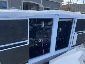 Original England Perkins Soundproof Diesel Generator 150kva