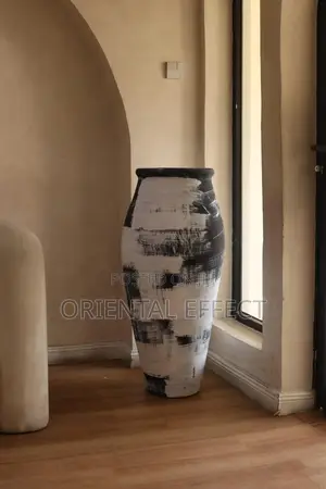 Nile Pot (White Stroke)