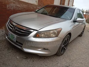Photo - Honda Accord 2012 Silver