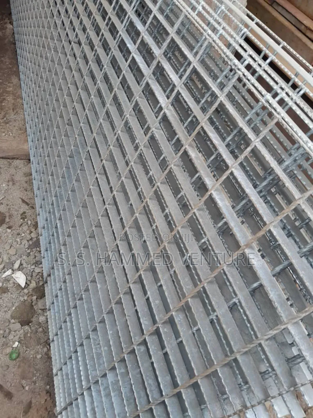 Grating Steel Mesh (Hot Dip Gavalnized) (25 Mm Thickness).