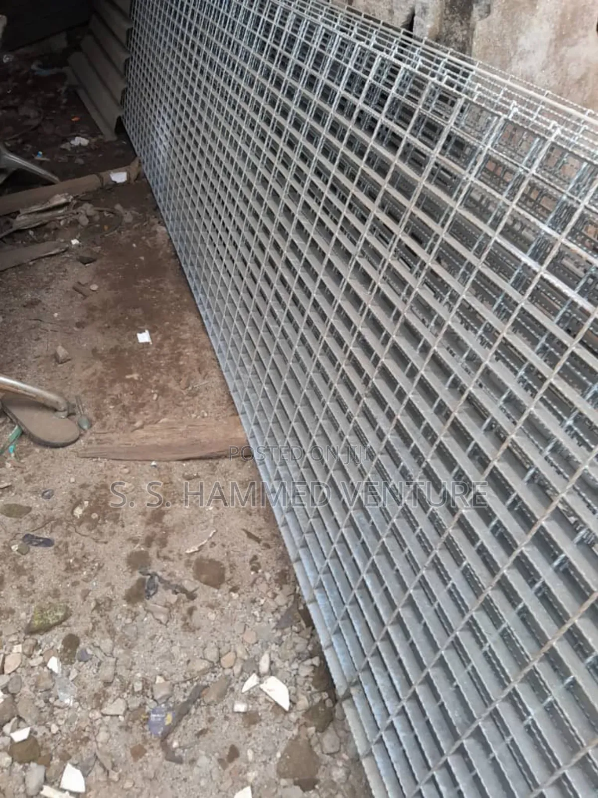 Grating Steel Mesh (Hot Dip Gavalnized) (25 Mm Thickness).