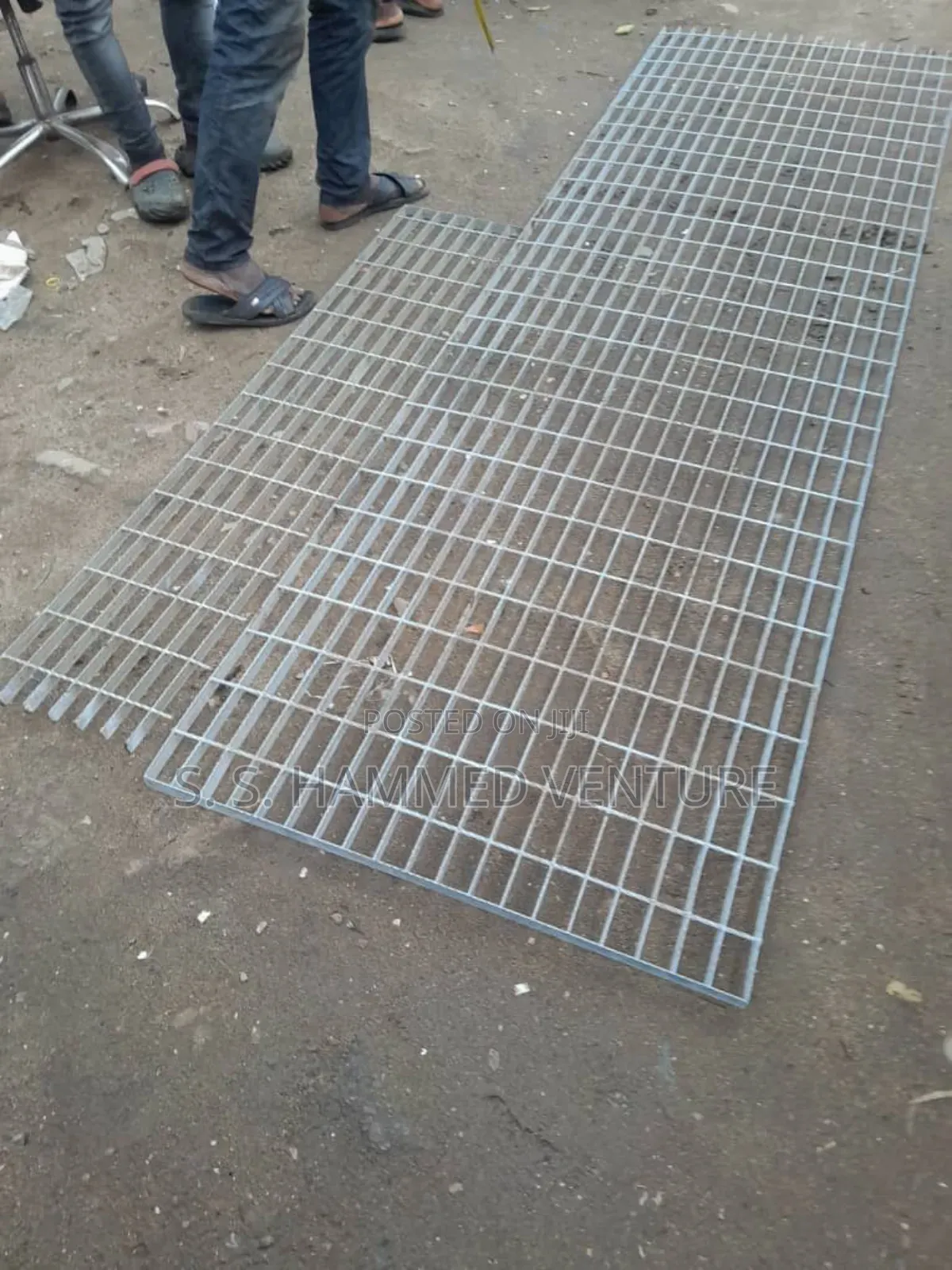 Grating Steel Mesh (Hot Dip Gavalnized) (25 Mm Thickness).