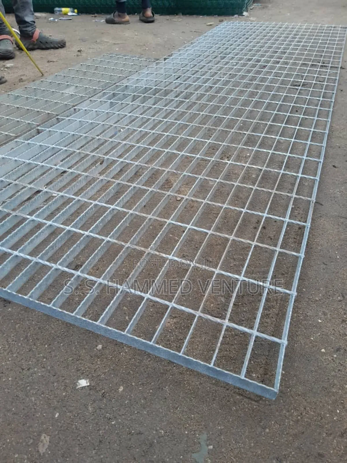 Grating Steel Mesh (Hot Dip Gavalnized) (25 Mm Thickness).