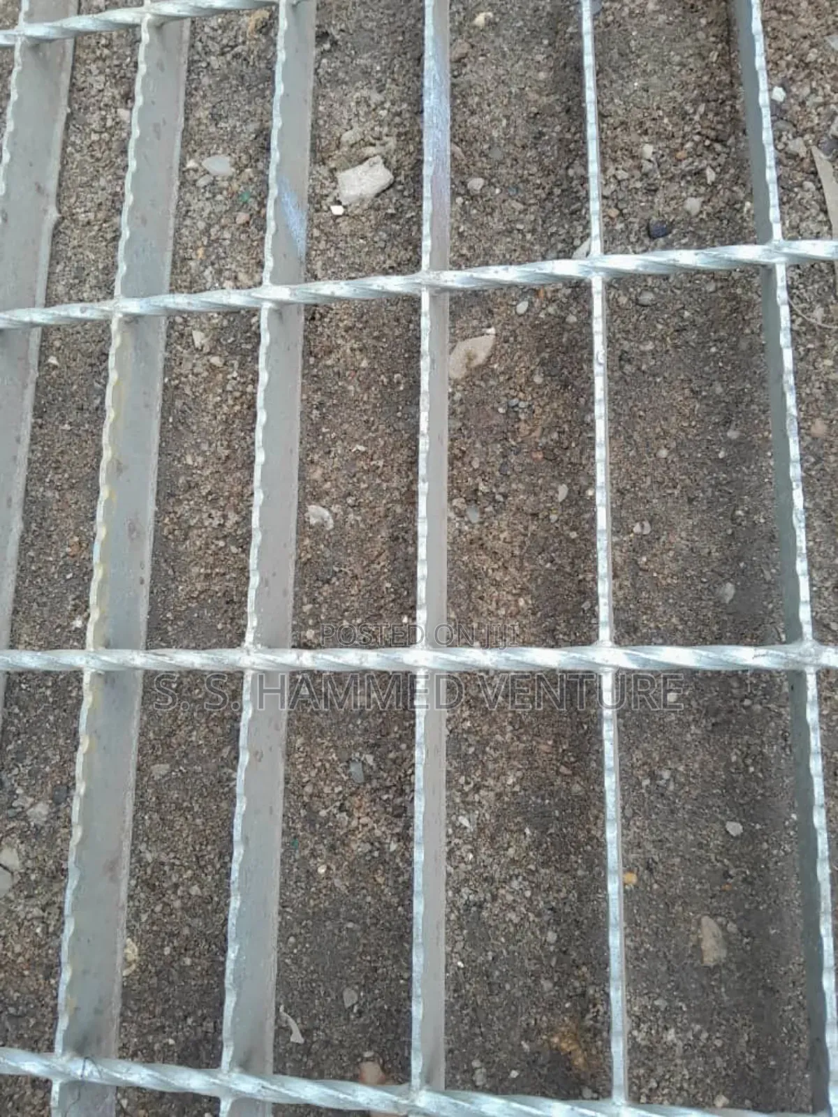 Gavalnized Grating Steel Mesh (30 Mm Thickness)