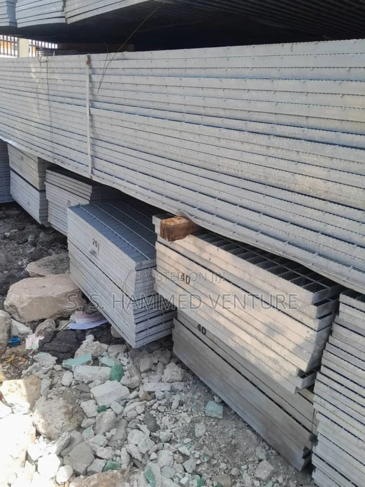 40 Mm Thickness (Hot Dip Gavalnized Grating Steels Mesh).