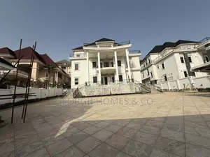 9bdrm Mansion in Maitama for sale