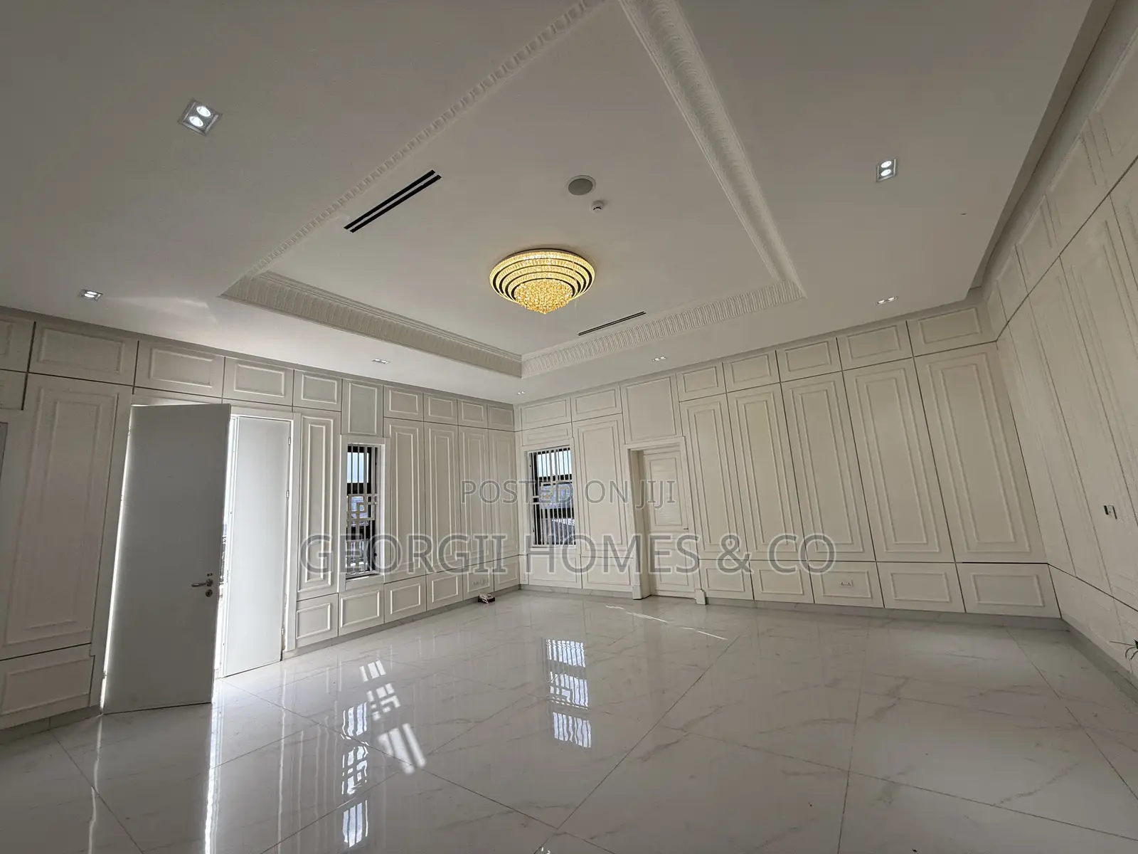 9bdrm Mansion in Maitama for sale