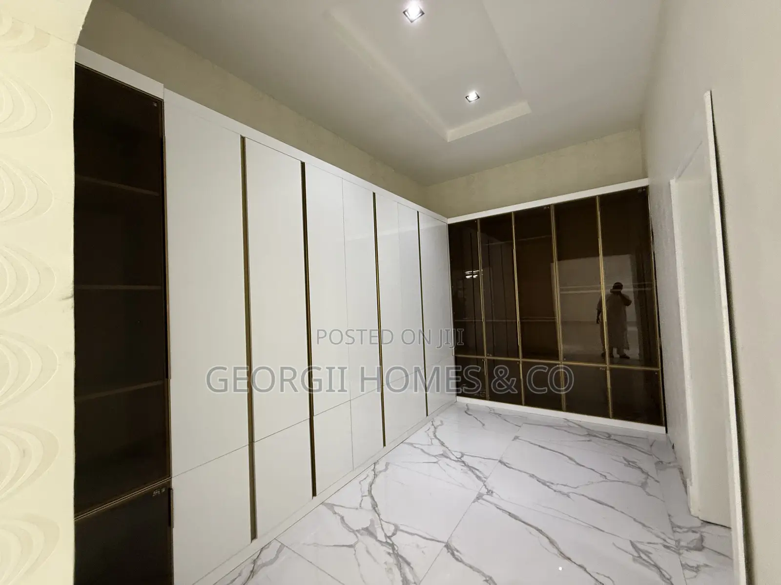9bdrm Mansion in Maitama for sale