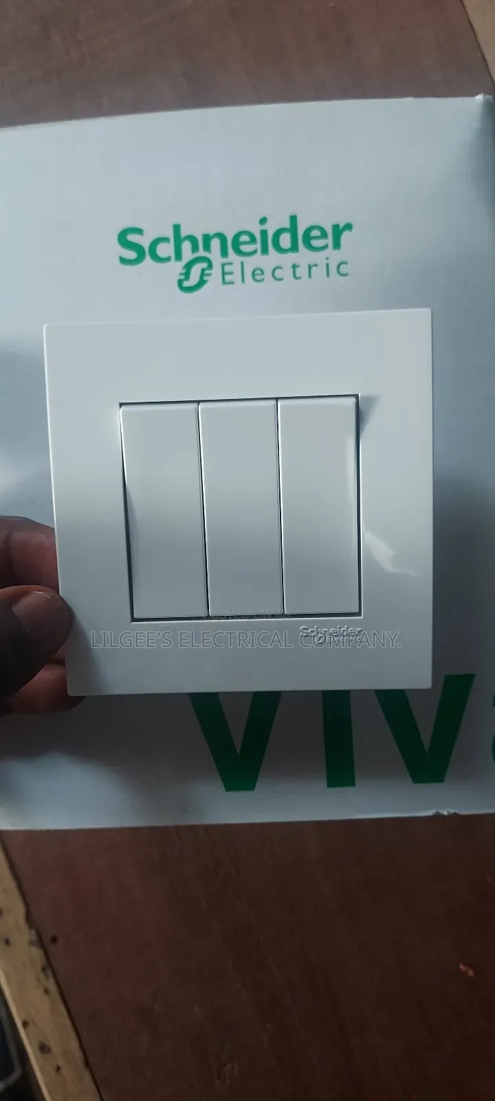 Schneider 3 Gang Switch Vivace Range