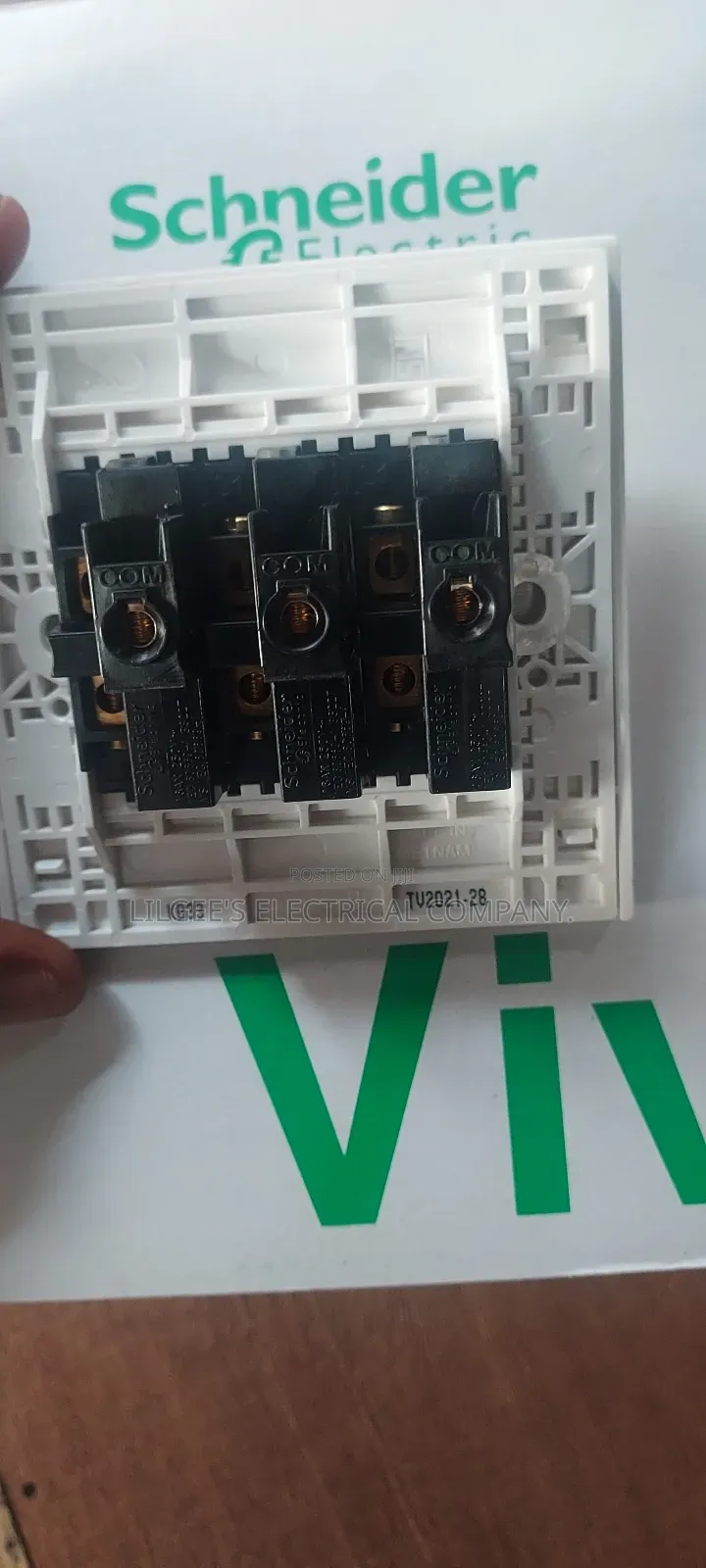 Schneider 3 Gang Switch Vivace Range