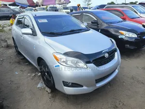 Toyota Matrix L Hatchback FWD (1.8L 4cyl 5M) 2013 Silver