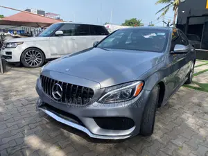 Mercedes-Benz C300 Luxury 4matic Sedan AWD (2.0L 4cyl 7A) 2017 Gray