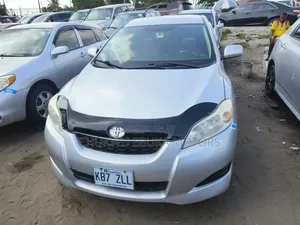 Toyota Matrix XRS Hatchback FWD (2.4L 4cyl 5A) 2010 Silver