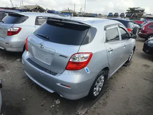 Toyota Matrix XRS Hatchback FWD (2.4L 4cyl 5A) 2010 Silver