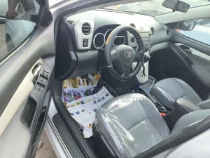 Toyota Matrix XRS Hatchback FWD (2.4L 4cyl 5A) 2010 Silver
