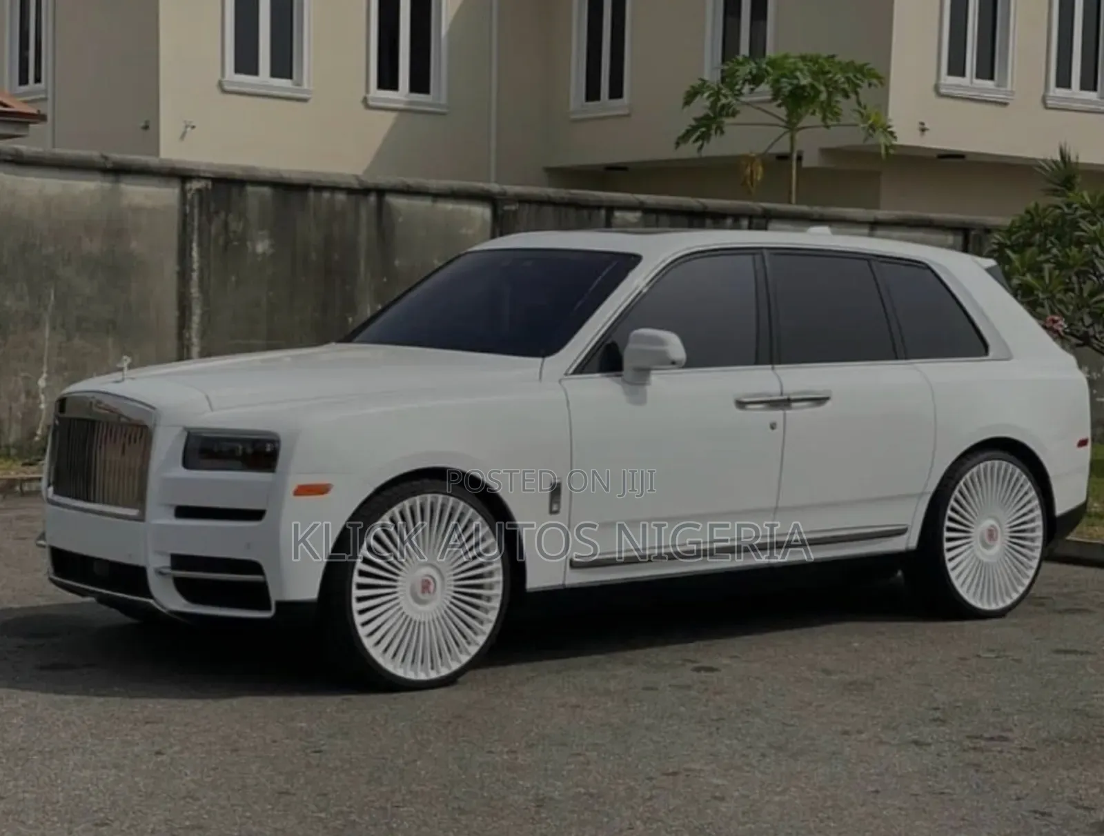 Rolla Royce Cullinan for Rent