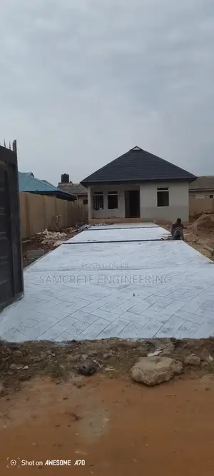 Drive Way Stamp Concrete Floor