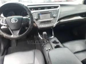 Toyota Avalon XLE Sedar FWD (3.5L 6cyl 6A) 2013 Black