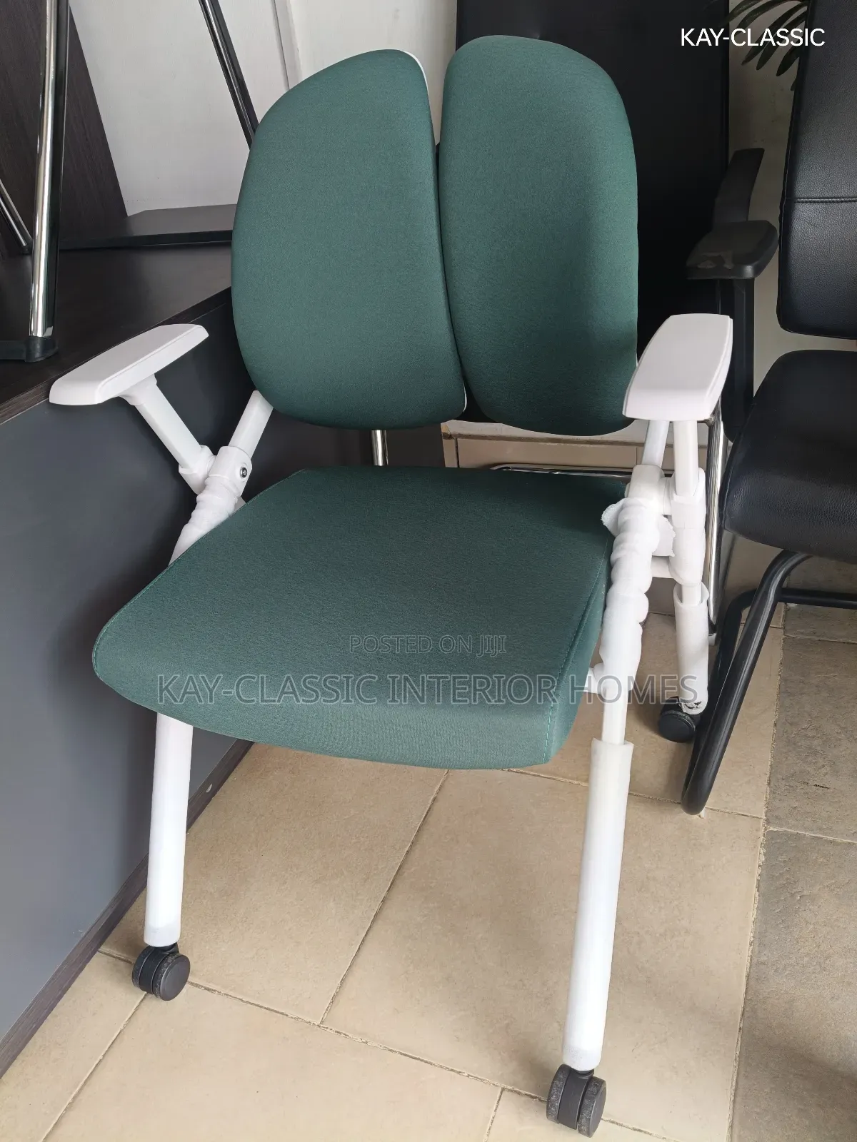 Reading 📖 Chair