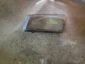 Hyundai Elantra Headlight