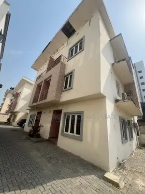 Photo - 4bdrm Duplex in Parkview Estate for rent