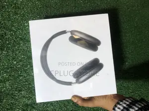 Apple Airpods Max (2nd)(Gen)Sealed,Brand New). Usb C