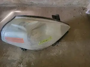 Nissan Versa 2007/2012 Headlight
