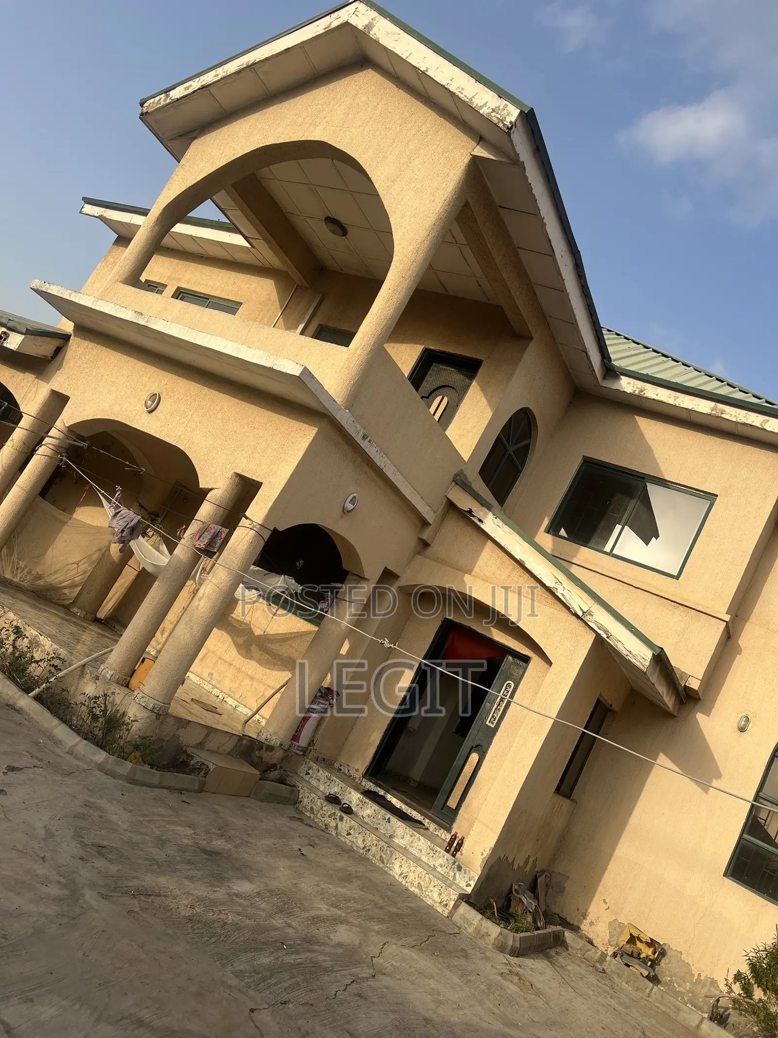 6bdrm Duplex in Minna for sale