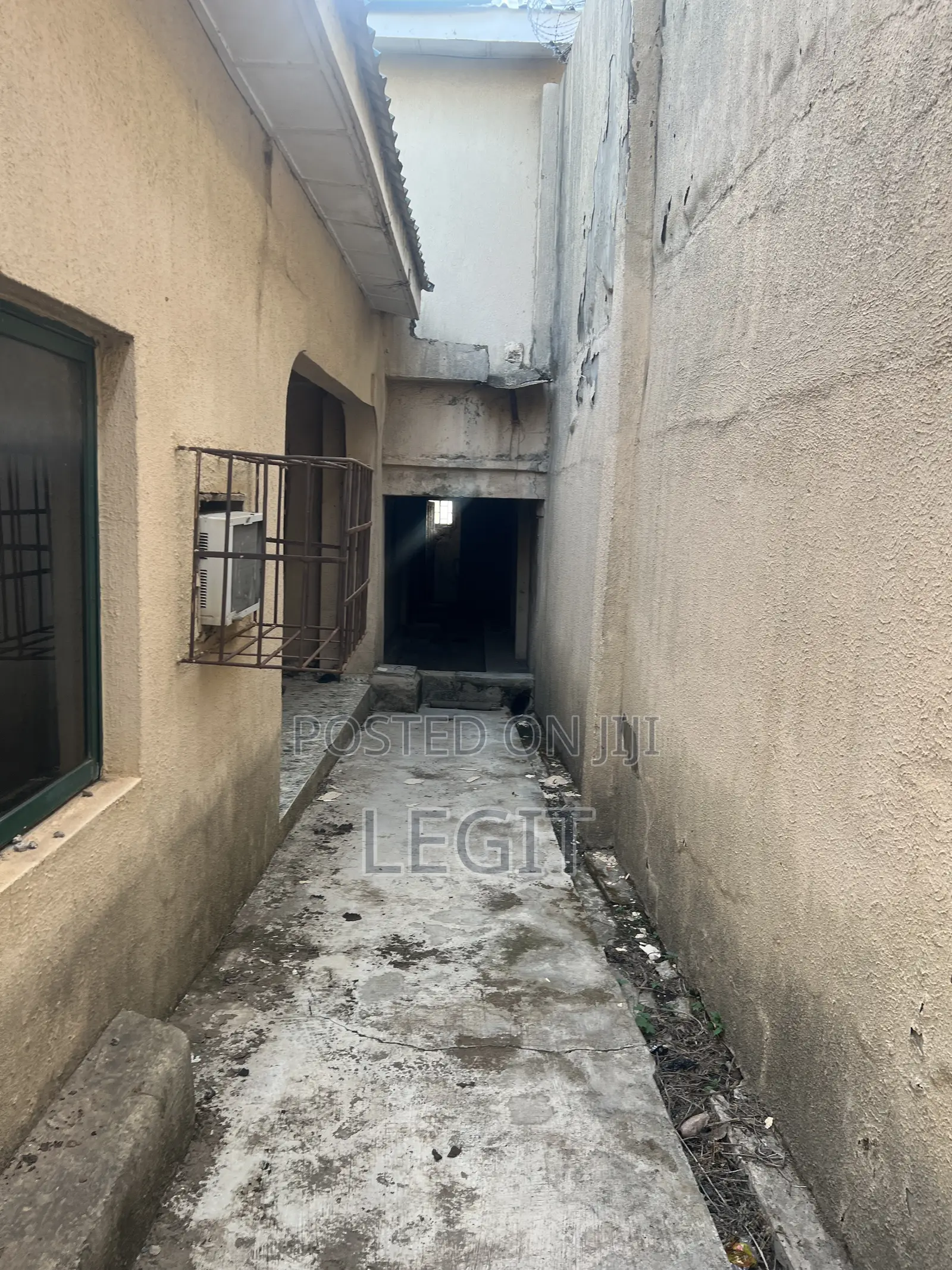 6bdrm Duplex in Minna for sale