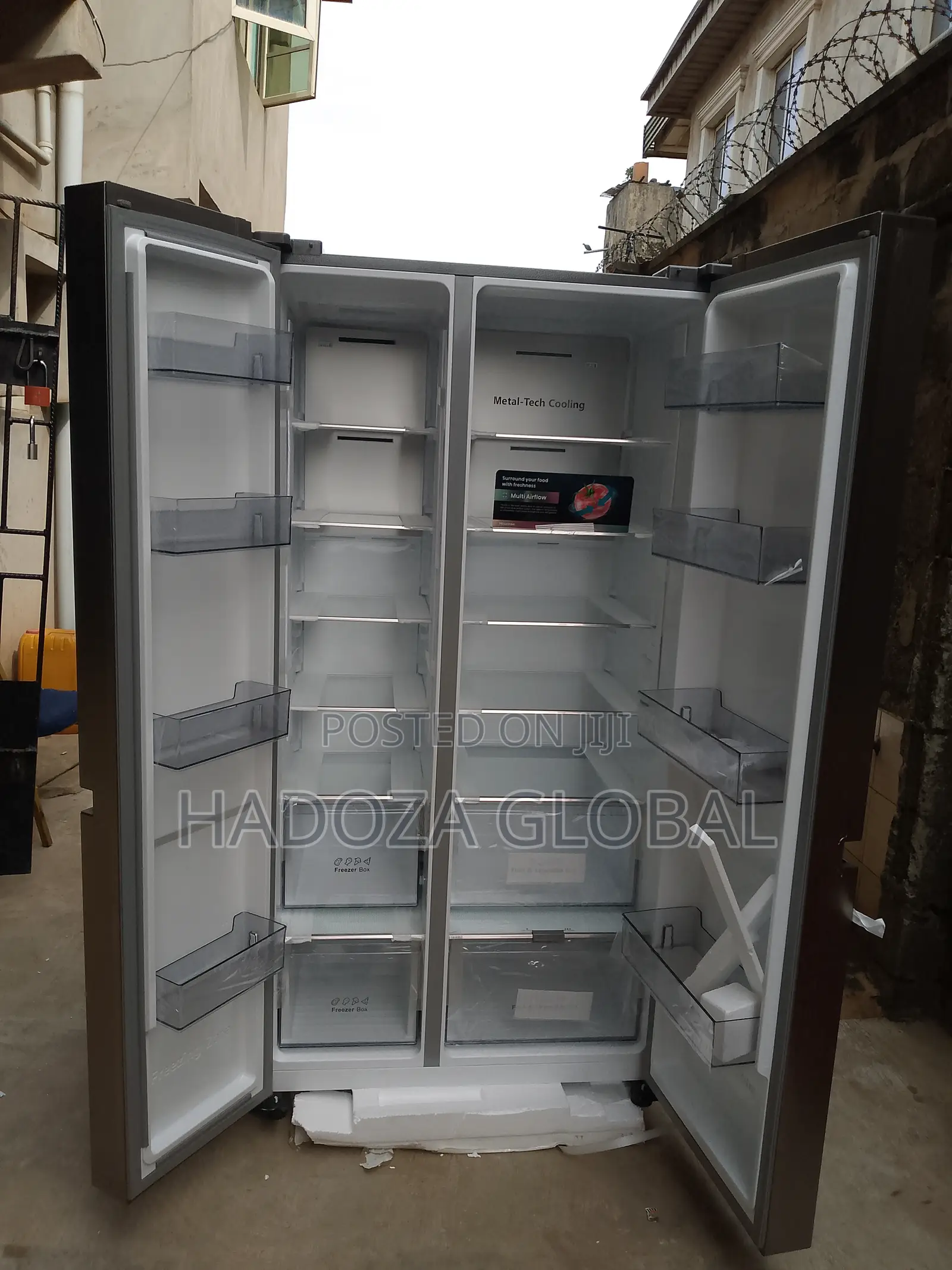 Modern Side-by-side Refrigerator By Hisense 634 L