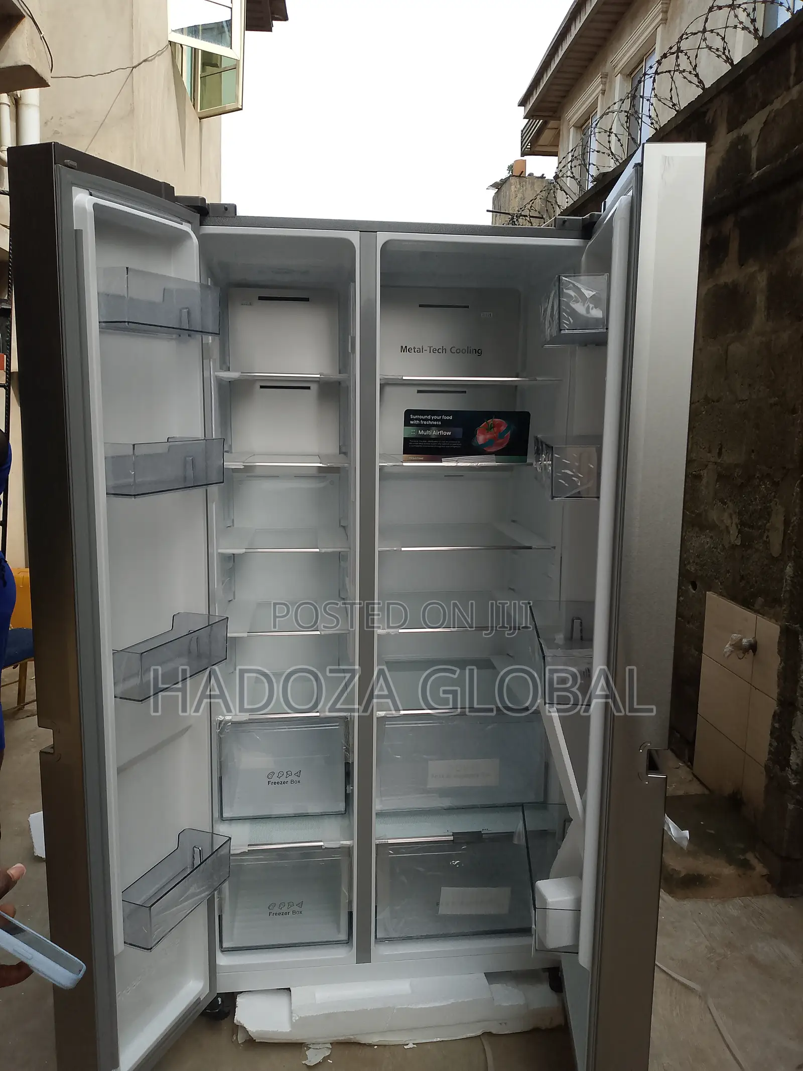 Modern Side-by-side Refrigerator By Hisense 634 L