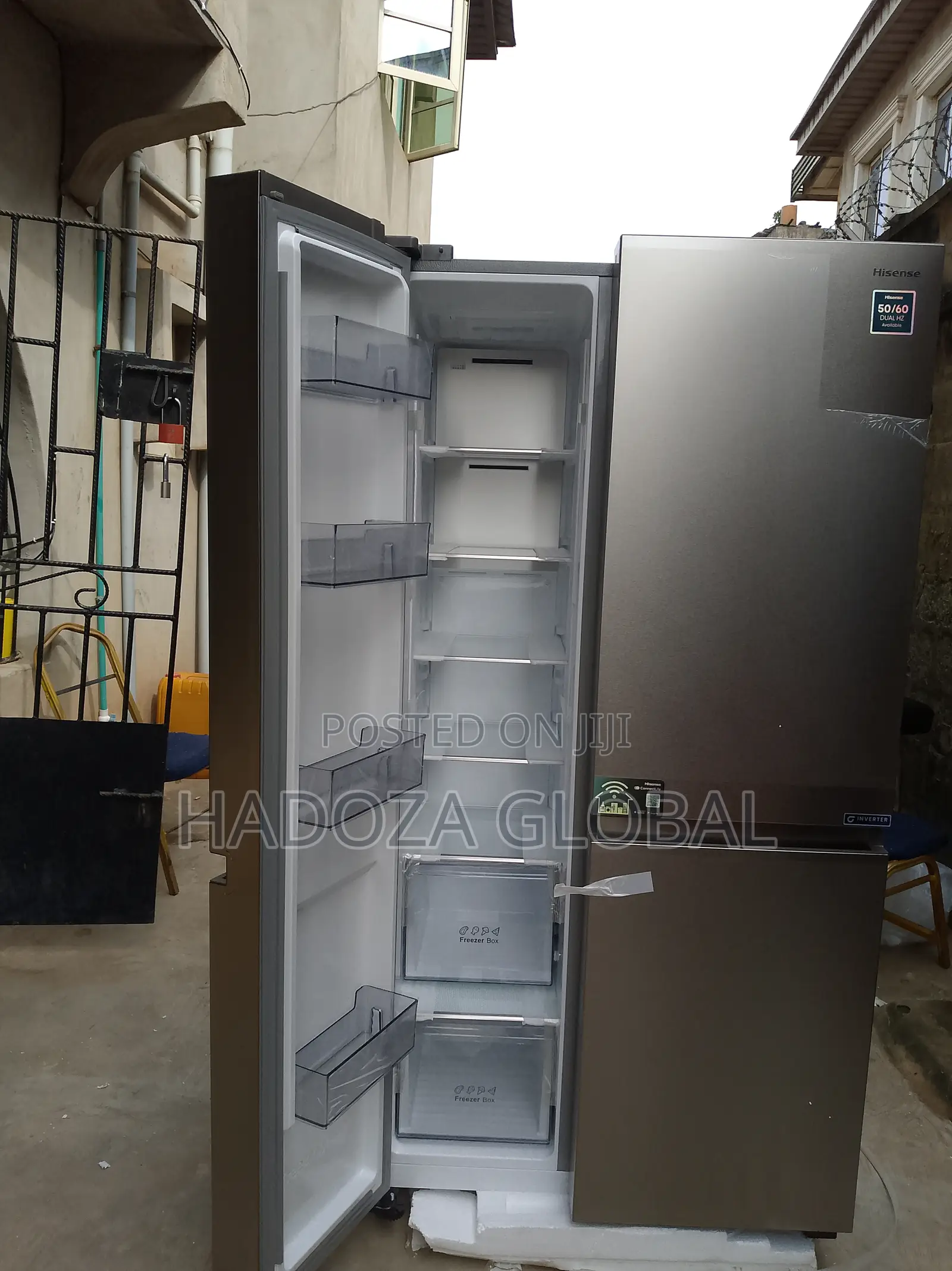 Large Capacity Hisense Refrigerator - Side By Side Doors