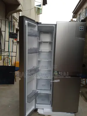 Large Capacity Hisense Refrigerator - Side By Side Doors