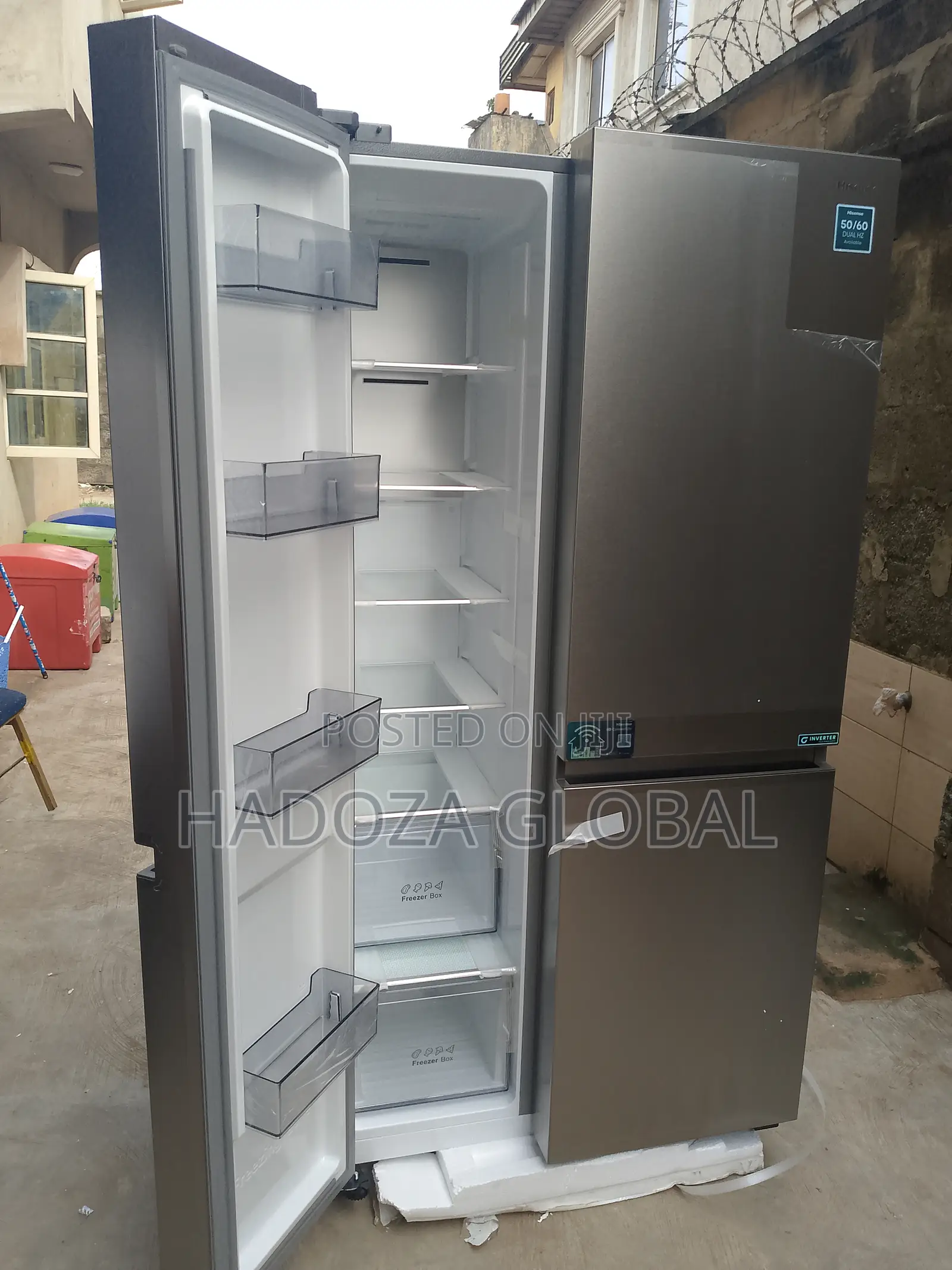Large Capacity Hisense Refrigerator - Side By Side Doors
