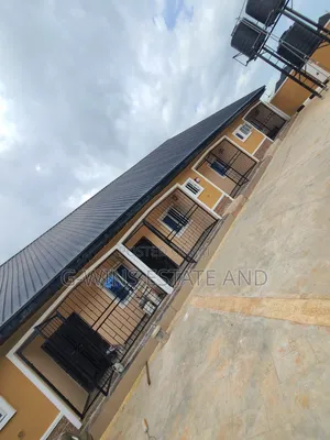 1bdrm Block of Flats in Okhuoromi Off, Benin City for rent