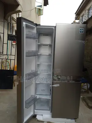 Smart Hisense Dual Side By Side Door Refrigerator - 634 L