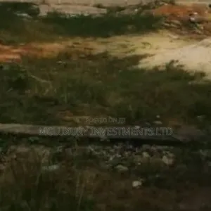 800sqm Serviced Plot Available