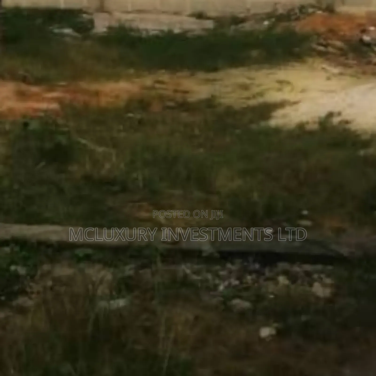 800sqm Serviced Plot Available
